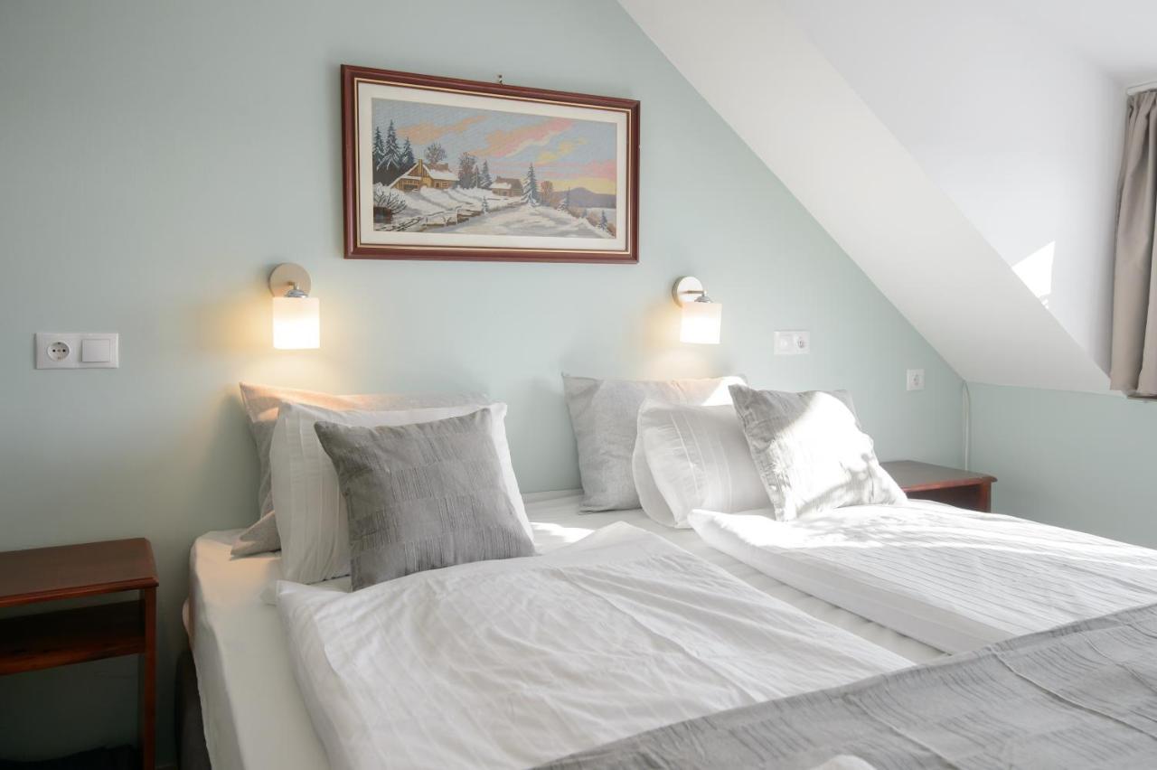 Illaberek Panzio Otel Eğri Dış mekan fotoğraf